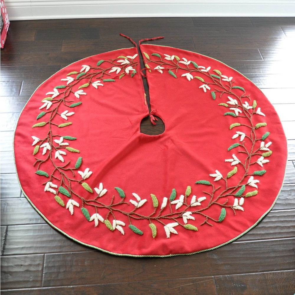 Festive Red Holiday Tree Skirt with Embroidered Leaves